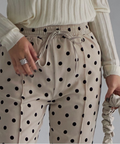 each（イーチ）の「フロッキードットセンターシームパンツ（その他パンツ・レディース・アイボリー/グレー/ブラック・FREE）」の15枚目の写真