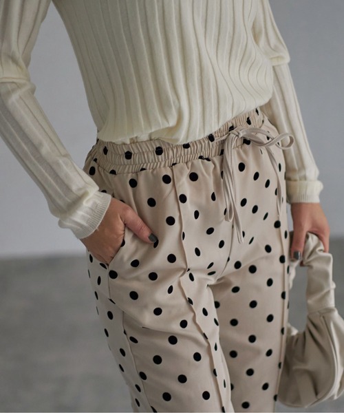 each（イーチ）の「フロッキードットセンターシームパンツ（その他パンツ・レディース・アイボリー/グレー/ブラック・FREE）」の22枚目の写真