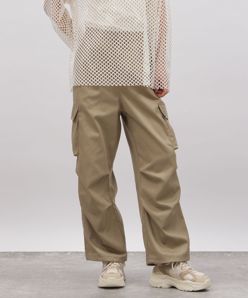 LAKOLE（ラコレ）の「ツイルカーゴパンツ / 106418（カーゴパンツ・レディース・カーキ/ブラック/ベージュ・MEDIUM/SMALL）」の3枚目の写真