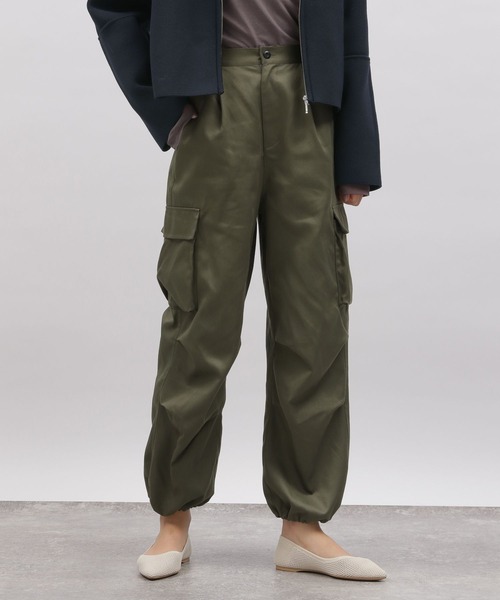 LAKOLE（ラコレ）の「ツイルカーゴパンツ / 106418（カーゴパンツ・レディース・カーキ/ブラック/ベージュ・MEDIUM/SMALL）」の12枚目の写真