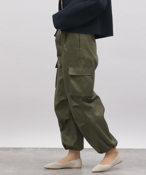 LAKOLE（ラコレ）の「ツイルカーゴパンツ / 106418（カーゴパンツ・レディース・カーキ/ブラック/ベージュ・MEDIUM/SMALL）」の13枚目の写真