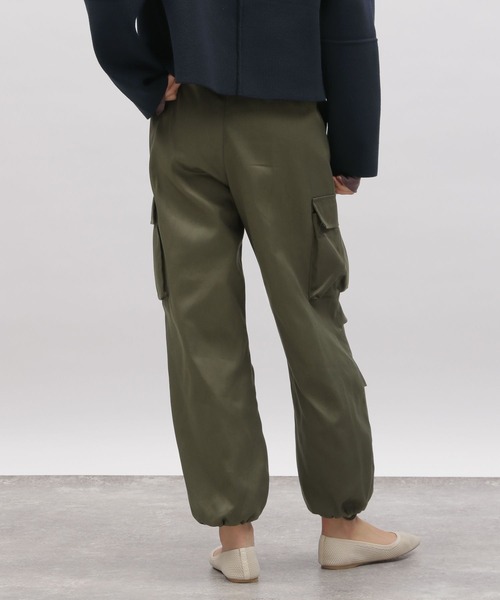 LAKOLE（ラコレ）の「ツイルカーゴパンツ / 106418（カーゴパンツ・レディース・カーキ/ブラック/ベージュ・MEDIUM/SMALL）」の14枚目の写真