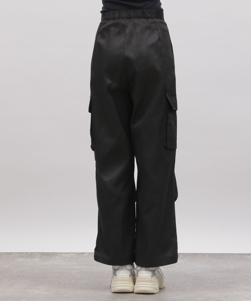 LAKOLE（ラコレ）の「ツイルカーゴパンツ / 106418（カーゴパンツ・レディース・カーキ/ブラック/ベージュ・MEDIUM/SMALL）」の17枚目の写真