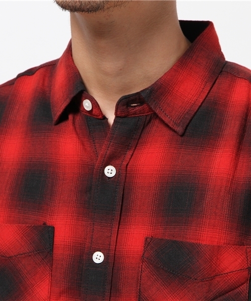 WEGO(ウィゴー)の「WEGO/レーヨンオンブレチェックロングシャツ(シャツ/ブラウス・メンズ・レッド/ブルー/ブラック・MEDIUM/LARGE)」の7枚目の写真
