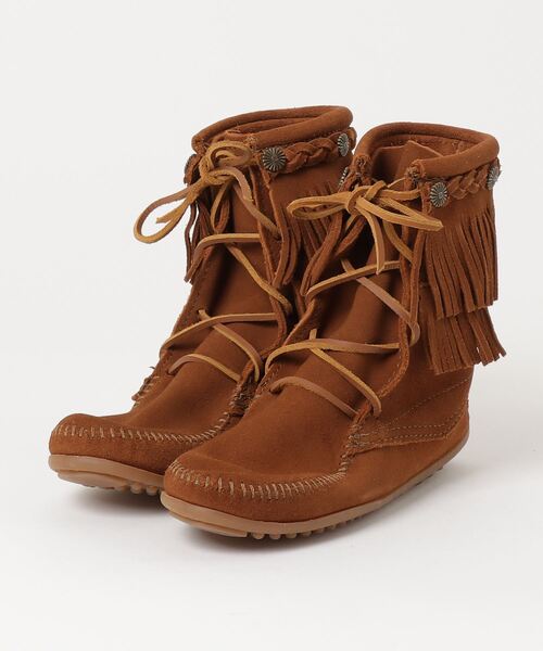 Minnetonka(ミネトンカ)の「【ミネトンカ MINNETONKA】 ダブルフリンジ トランパー ブーツ(ブーツ・レディース・ブラウン/ブラウン系その他・21.5㎝/22.5cm)」の1枚目の写真