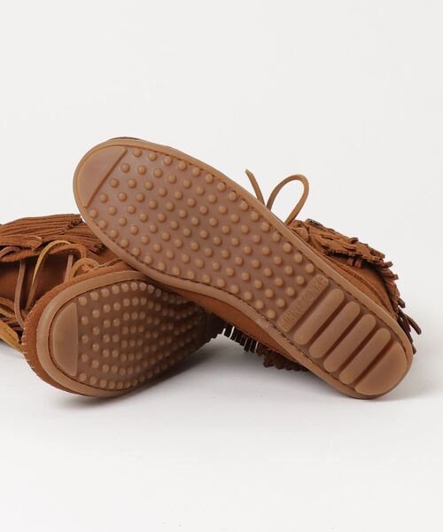 Minnetonka(ミネトンカ)の「【ミネトンカ MINNETONKA】 ダブルフリンジ トランパー ブーツ(ブーツ・レディース・ブラウン/ブラウン系その他・21.5㎝/22.5cm)」の4枚目の写真