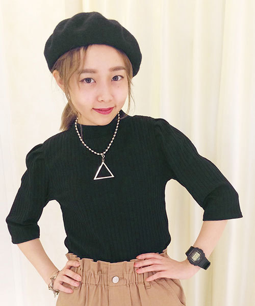 one after another NICE CLAUP(ワンアフターアナザーナイスクラップ)の「【ナイスクラップ】ワイドリブハイネック5部丈カットソー(Tシャツ/カットソー・レディース・カーキ/ブラック/アイボリー/キャメル/ボルドー・FREE)」の1枚目の写真