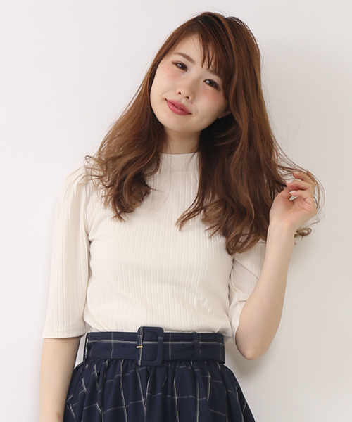 one after another NICE CLAUP(ワンアフターアナザーナイスクラップ)の「【ナイスクラップ】ワイドリブハイネック5部丈カットソー(Tシャツ/カットソー・レディース・カーキ/ブラック/アイボリー/キャメル/ボルドー・FREE)」の6枚目の写真