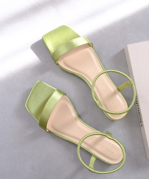AmiAmi（アミアミ）の「【2026春夏再販！】片手でサッと3秒！ゴムストラップスクエアトゥサンダル（サンダル・レディース・ブラック/ブロンズ/シルバー/アイボリー/グレイッシュベージュ/ブルー/オレンジ/ブラウン系その他/ゴールド/ブラック系その他/バーガンディー/ライム・S/M/LL/L/3L）」の6枚目の写真