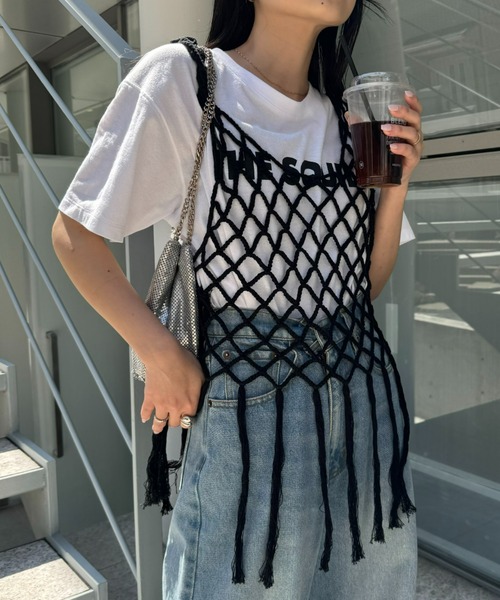 WILLOW（ウィロー）の「【willow】マクラメフリンジベスト（ベスト・レディース・ブラック/ベージュ・ONE SIZE）」の2枚目の写真