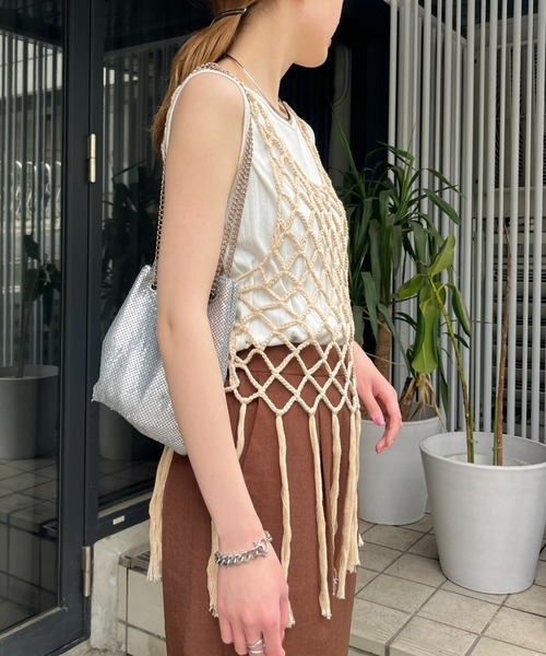 WILLOW（ウィロー）の「【willow】マクラメフリンジベスト（ベスト・レディース・ブラック/ベージュ・ONE SIZE）」の6枚目の写真