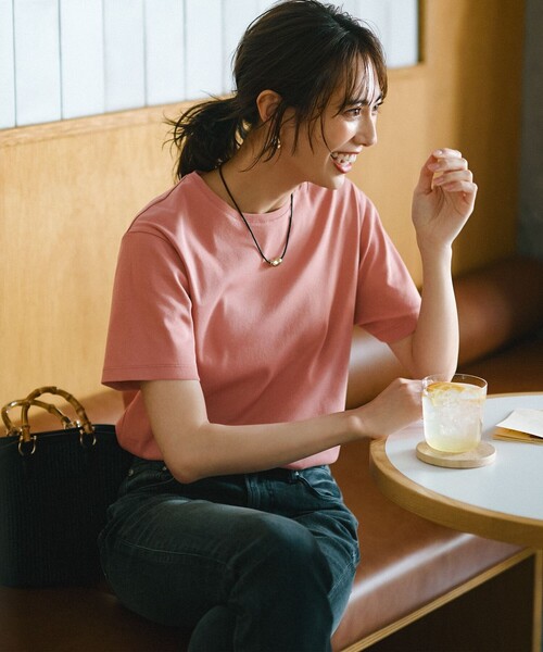 23区(ニジュウサンク)の「【一部店舗限定/接触冷感】ベーシック IT TEE(Tシャツ/カットソー・レディース・ブルー系/ブラック系/ピンク系/ダークブラウン系/ライトグレー系/オールドローズ系/スモーキーグリーン系/ホワイト系・40/38)」の8枚目の写真