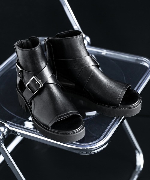 kOhAKU（コハク）の「『クロスベルトデザイン厚底サンダル』（サンダル・レディース・ブラック・L/M/LL）」の16枚目の写真