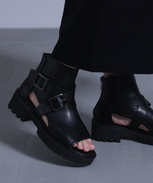 kOhAKU（コハク）の「『クロスベルトデザイン厚底サンダル』（サンダル・レディース・ブラック・L/M/LL）」の19枚目の写真