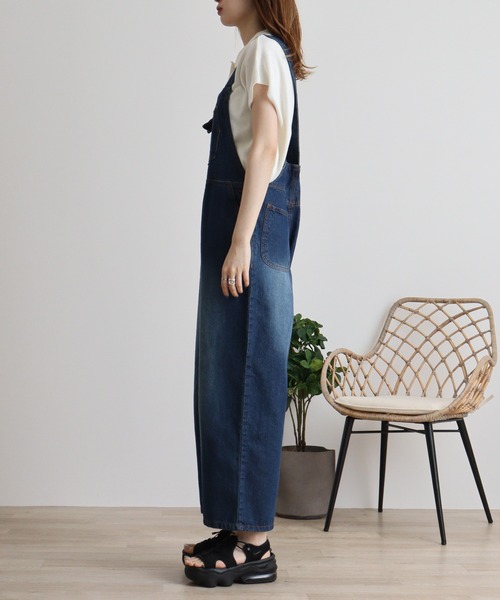 atONE(アットワン)の「atONE クロスサスペンダーサロペットパンツ(デニムパンツ・レディース・ネイビー/ブルー・M/L/LL/3L/4L)」の7枚目の写真