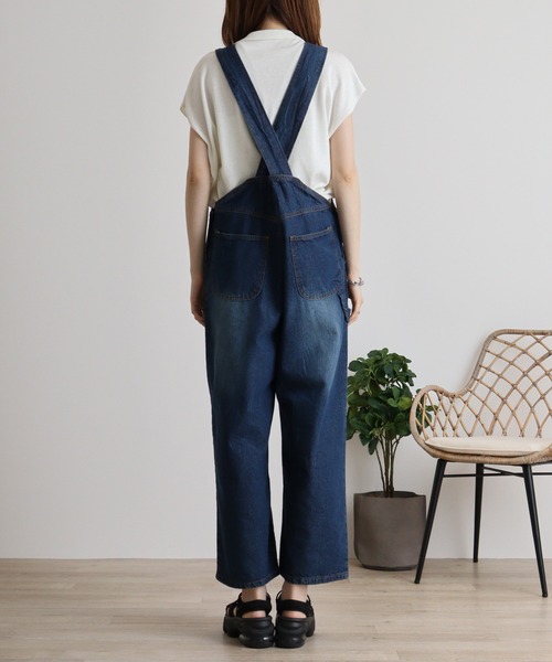 atONE(アットワン)の「atONE クロスサスペンダーサロペットパンツ(デニムパンツ・レディース・ネイビー/ブルー・M/L/LL/3L/4L)」の11枚目の写真