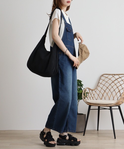 atONE(アットワン)の「atONE クロスサスペンダーサロペットパンツ(デニムパンツ・レディース・ネイビー/ブルー・M/L/LL/3L/4L)」の5枚目の写真