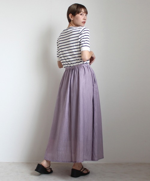 Emma（SELECT LEVERY）（エマ セレクトリベリー）の「シアーサッカーロングスカート（スカート・レディース・ホワイト/ブラック/ラベンダー/ベージュ/ブルー・LARGE/MEDIUM/X-LARGE）」の6枚目の写真