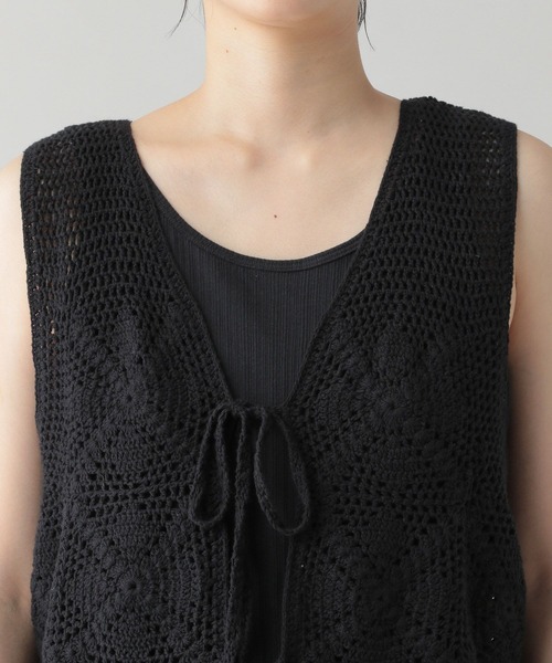 studio CLIP（スタディオクリップ）の「《natural by clip》コットンクロシェジレ（ベスト・レディース・ブラック/オフホワイト・FREE）」の8枚目の写真