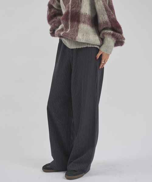 MERLOT（メルロー）の「ストライプワイドストレートスラックス/セットアップ着用可能（スラックス・レディース・ネイビー・FREE）」の18枚目の写真