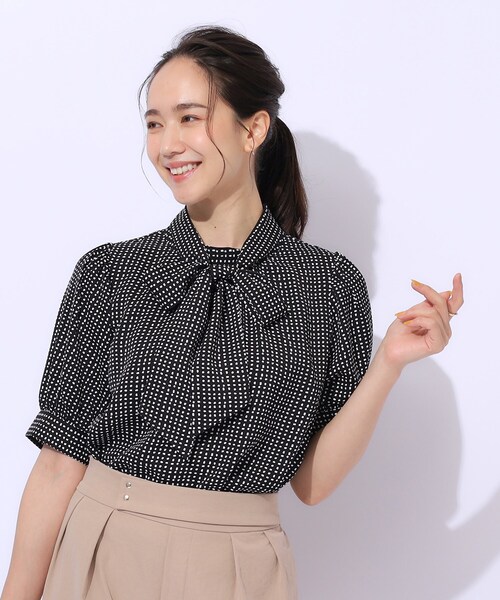 DRESKIP（ドレスキップ）の「◆【2WAY/無理せずキレイ】リボンが華やかさをプラスする 5分袖ブラウス（シャツ/ブラウス・レディース・ブラック系/ブルー系5/アイボリー系・03/02/04）」の13枚目の写真