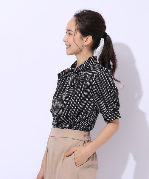 DRESKIP（ドレスキップ）の「◆【2WAY/無理せずキレイ】リボンが華やかさをプラスする 5分袖ブラウス（シャツ/ブラウス・レディース・ブラック系/ブルー系5/アイボリー系・03/02/04）」の14枚目の写真