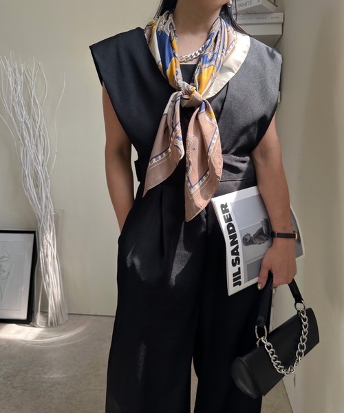 ULEULA（ウルア）の「ワイドVネックサロペット/オールインワン（サロペット/オーバーオール・レディース・モカ/ブラック・FREE）」の17枚目の写真