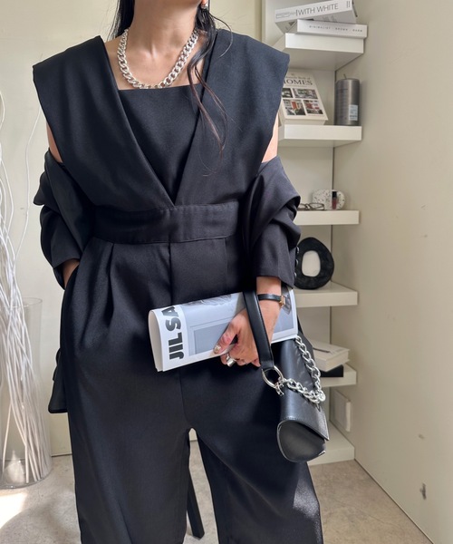 ULEULA（ウルア）の「ワイドVネックサロペット/オールインワン（サロペット/オーバーオール・レディース・モカ/ブラック・FREE）」の5枚目の写真