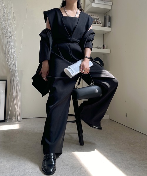 ULEULA（ウルア）の「ワイドVネックサロペット/オールインワン（サロペット/オーバーオール・レディース・モカ/ブラック・FREE）」の8枚目の写真