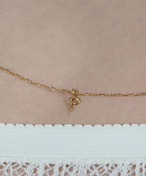 TEN.(テン)の「18KGP ドローイングアルファベットチャーム(チャーム・レディース・ゴールド・S/M/L/A/B/C/D/E/G/H/K/N/O/P/Q/R/T/U/V/W/X/Y/Z/F/J/I)」の15枚目の写真