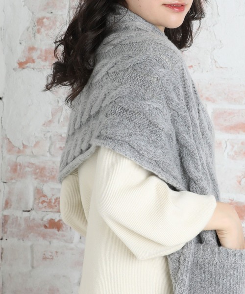 QUEENHEAD（クイーンヘッド）の「ポケット付きケーブルニットストール（ストール/ショール・レディース・グレー/ベージュ/アイボリー・FREE）」の6枚目の写真