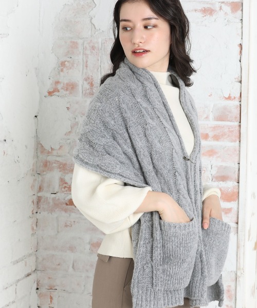 QUEENHEAD（クイーンヘッド）の「ポケット付きケーブルニットストール（ストール/ショール・レディース・グレー/ベージュ/アイボリー・FREE）」の7枚目の写真