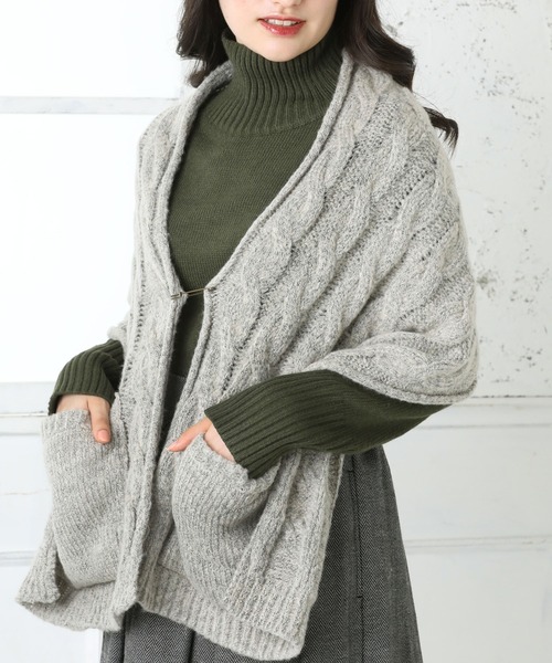 QUEENHEAD（クイーンヘッド）の「ポケット付きケーブルニットストール（ストール/ショール・レディース・グレー/ベージュ/アイボリー・FREE）」の12枚目の写真