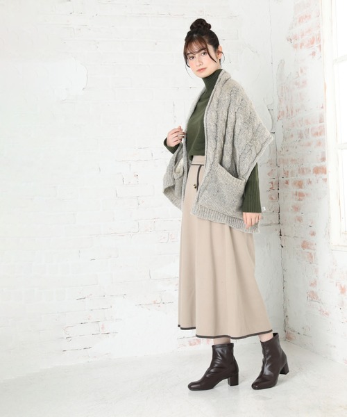 QUEENHEAD（クイーンヘッド）の「ポケット付きケーブルニットストール（ストール/ショール・レディース・グレー/ベージュ/アイボリー・FREE）」の16枚目の写真