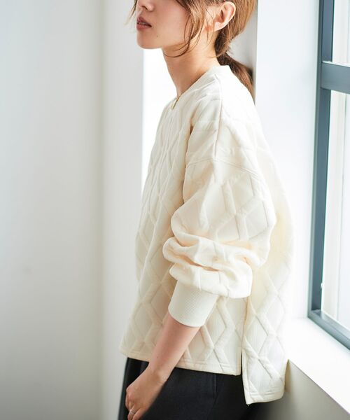 le.coeur blanc(ルクールブラン)の「《WEB限定アイテム》キルティング柄カットソー(Tシャツ/カットソー・レディース・ブラウン/カーキオリーブ/ブラック/アイボリー・38)」の7枚目の写真