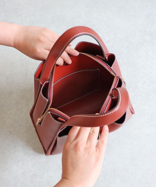 MIAN （ミアン）の「ひねり金具トートバッグ（トートバッグ・レディース・アイボリー/ブラック/ブラウン・FREE）」の9枚目の写真