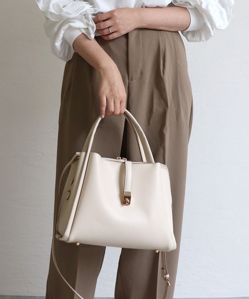 MIAN （ミアン）の「ひねり金具トートバッグ（トートバッグ・レディース・アイボリー/ブラック/ブラウン・FREE）」の20枚目の写真