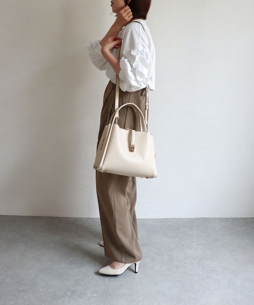 MIAN （ミアン）の「ひねり金具トートバッグ（トートバッグ・レディース・アイボリー/ブラック/ブラウン・FREE）」の22枚目の写真