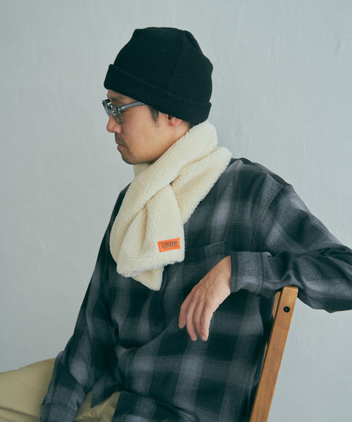 UNIVERSAL OVERALL（ユニバーサルオーバーオール）の「UNIVERSAL OVERALL ユニバーサルオーバーオール 差し込みボアマフラー（マフラー・メンズ・モカ/オフホワイト/グレー・FREE）」の2枚目の写真