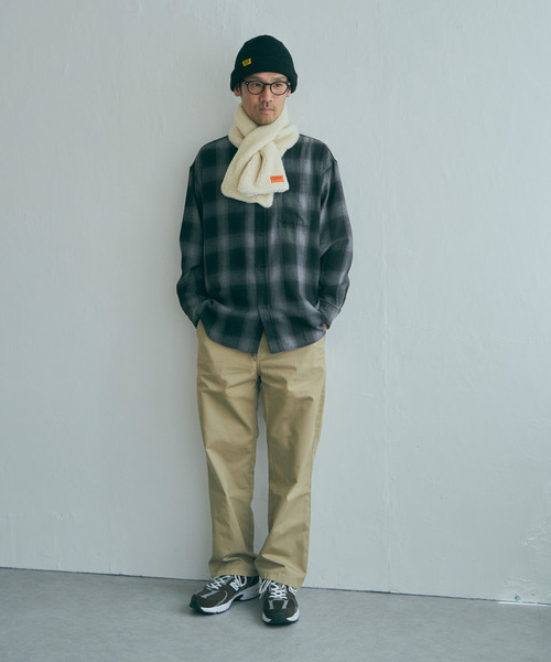 UNIVERSAL OVERALL（ユニバーサルオーバーオール）の「UNIVERSAL OVERALL ユニバーサルオーバーオール 差し込みボアマフラー（マフラー・メンズ・モカ/オフホワイト/グレー・FREE）」の16枚目の写真