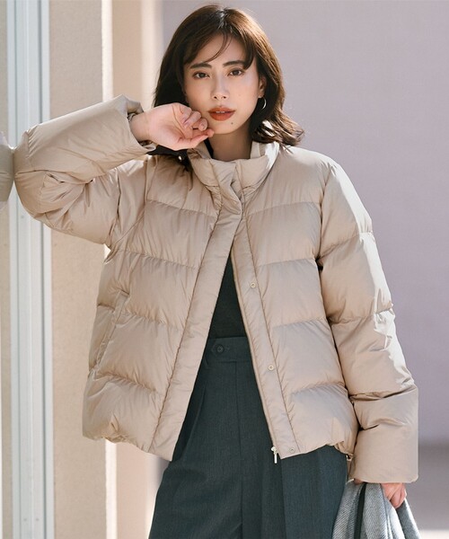 23区 S(ニジュウサンクチイサイサイズ)の「【洗える/撥水加工】シレータフタ コンパクト ダウンコート(ダウンジャケット/コート・レディース・ベージュ系/モスグリーン系/グレー系/ブラック系・32/34)」の4枚目の写真