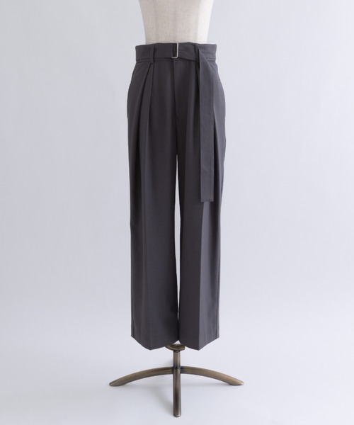 EN NEUME(エンノイム)の「Belted Tuck Wide Pants(スラックス・レディース・ネイビー/ブラック/グレー・1/0)」の11枚目の写真