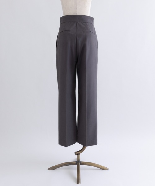 EN NEUME(エンノイム)の「Belted Tuck Wide Pants(スラックス・レディース・ネイビー/ブラック/グレー・1/0)」の14枚目の写真