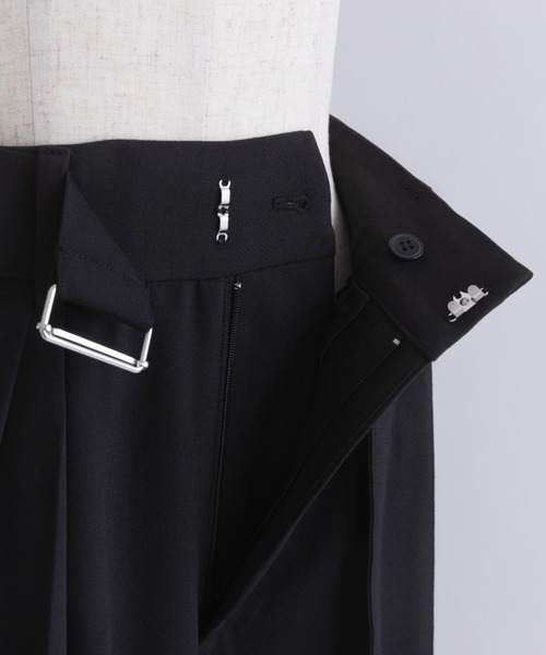 EN NEUME(エンノイム)の「Belted Tuck Wide Pants(スラックス・レディース・ネイビー/ブラック/グレー・1/0)」の17枚目の写真