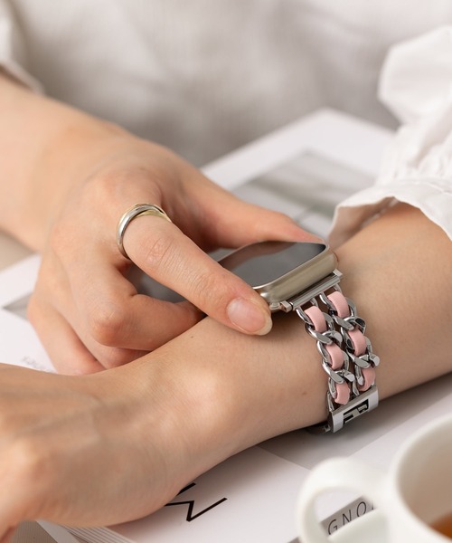 emonique(エモニーク)の「スマートウォッチバンド Apple Watch バンド 合金【38/40/41/42/44/45/49mm対応】(デジタル腕時計・レディース・ブラック/ホワイト/ピンク・42/38)」の7枚目の写真
