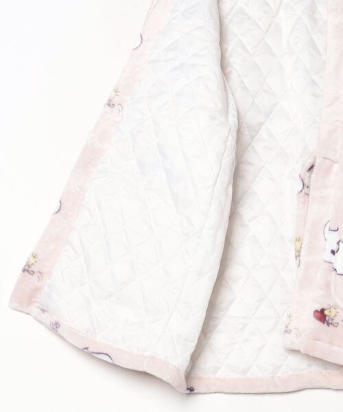 PEANUTS（ピーナッツ）の「PEANUTS SNOOPY（ピーナッツ スヌーピー）キャラクターふわもこボアフリース起毛総柄半纏/ちゃんちゃんこ/（ガウン/バスローブ・レディース・ブルー/チャコールグレー/ピンク/レッド・FREE）」の6枚目の写真