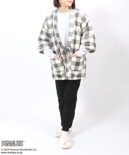 PEANUTS（ピーナッツ）の「PEANUTS SNOOPY（ピーナッツ スヌーピー）キャラクターふわもこボアフリース起毛総柄半纏/ちゃんちゃんこ/（ガウン/バスローブ・レディース・ブルー/チャコールグレー/ピンク/レッド・FREE）」の13枚目の写真