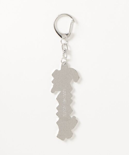 XLARGE（エクストララージ）の「【販売終了】OLD ENGLISH LOGO METAL KEYCHAIN（キーホルダー・メンズ・オレンジ/グリーン/ブラック/ネイビー・ONE SIZE）」の8枚目の写真