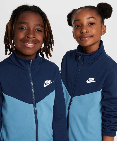 NIKE（ナイキ）の「ナイキ スポーツウェア ジュニアトラックスーツ / Nike Sportswear Big Kids' Tracksuit FD3067-429 Aegean Storm（セットアップ・キッズ・グレイッシュブルー・130/140/150/160/170）」の8枚目の写真