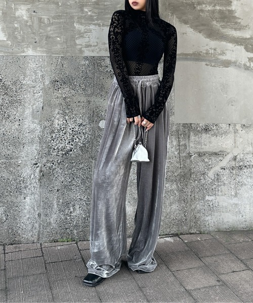 【LVEU.】ベロアワイドパンツ / ボトムス パンツ ベロア ワイド ストレート 光沢 ブラック グレー ブラウン（その他パンツ）｜LVEU.（ラブユ.）